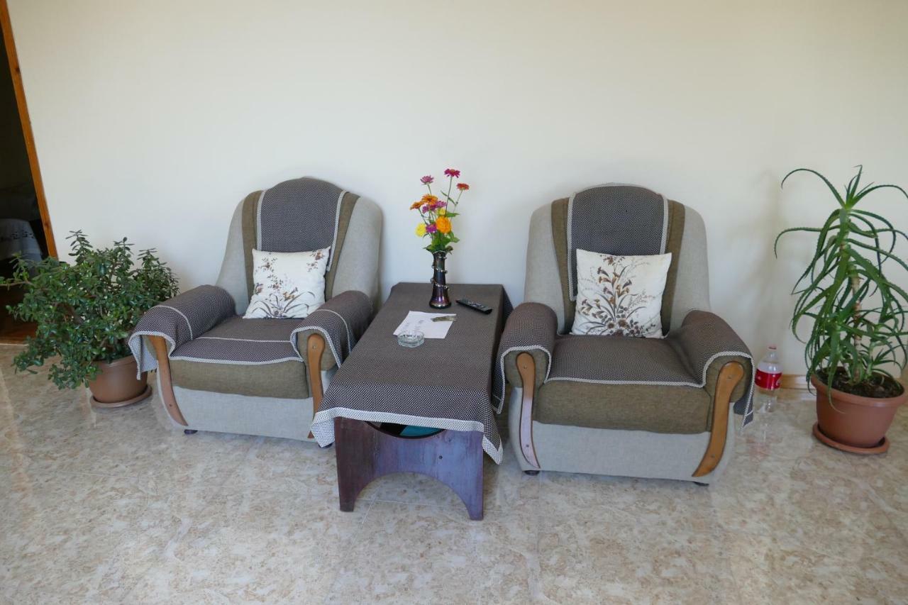 Nnn Guest House 고리스 외부 사진